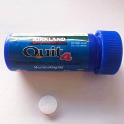 Kẹo dòn cai thuốc lá Kirkland Signature Quit 4 Lozenge Mint 27 viên x4 ống 6 keo don cai thuoc la kirkland signature quit 4 lozenge mint 27 vien x4 ong 040924 kb