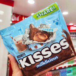 Socola Kisses nhân kem socola sữa Hershey’s Kisses Milklicious Milk Chocolate 255g 5 socola kisses nhan kem socola sua hersheys kisses milklicious milk chocolate 255g 170924 ka