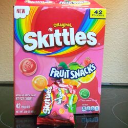Kẹo trái cây Skittles Original Fruit Snacks 952g Hộp 42 gói 13 keo trai cay skittles original fruit snacks 952g hop 42 goi 271224 kf