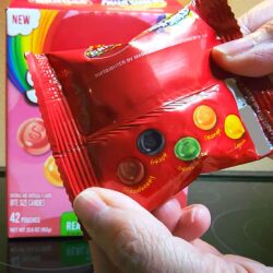 Kẹo trái cây Skittles Original Fruit Snacks 952g Hộp 42 gói 15 keo trai cay skittles original fruit snacks 952g hop 42 goi 271224 kh