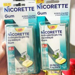 Kẹo cai thuốc Nicorette Gum White Ice Mint 4mg 20 viên 8 keo cai thuoc nicorette gum white ice mint 4mg 20 vien 210825 ka