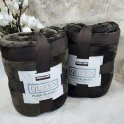 Chăn mền Kirkland Signature Queen Plush Blanket 248 x 233 cm (Nâu đậm) 4 chan men kirkland signature queen plush blanket 248 x 233 cm nau 221025 ka