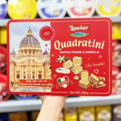 Bánh xốp nhân kem Loacker Quadratini Napolitaner, Vanilla 250g 5 banh xop nhan kem loacker quadratini napolitaner vanilla 250g 020226 kb