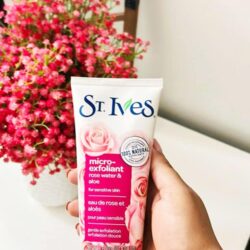 Sữa rửa mặt tẩy tế bào chết St.Ives Micro-Exfoliant Rose Water & Aloe 170g 8 sua rua mat tay te bao chet stives micro exfoliant rose water aloe 170g 240326 kf